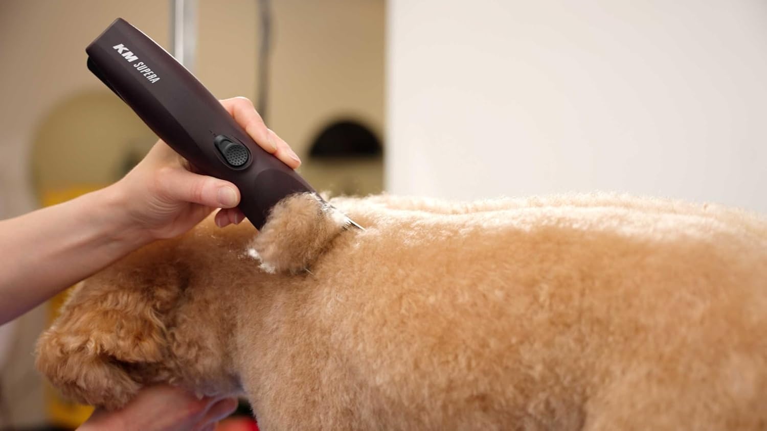 imageWahl Pro Animal KM Supera Cordless Pet Clipper Pet Clipper for Cat amp Dog Grooming Battery Powered Cordless Clipper Features LOCKGUARD Technology